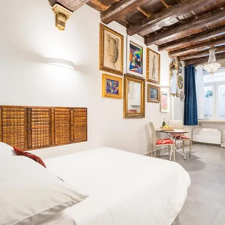 Intimo Ed Eclettico A Trastevere