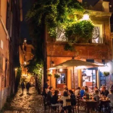 Intimo Ed Eclettico A Trastevere Апартаменты